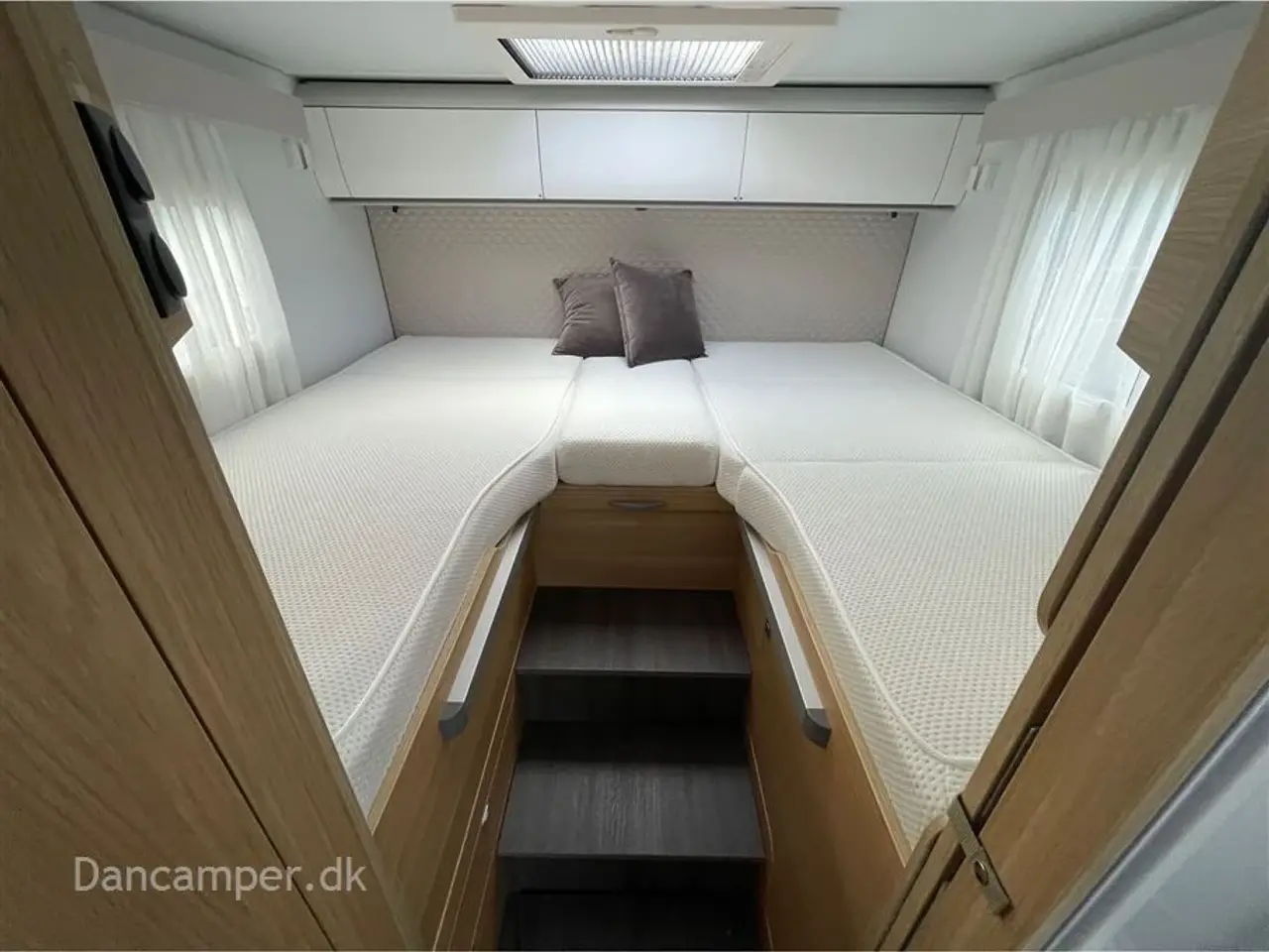 Billede 5 - 2022 - Adria Coral Plus S 670 SL 2 stk. Lithium batterier, solceller, 230 V inverter. Thetford gasovn. 140 HK Aut.gear