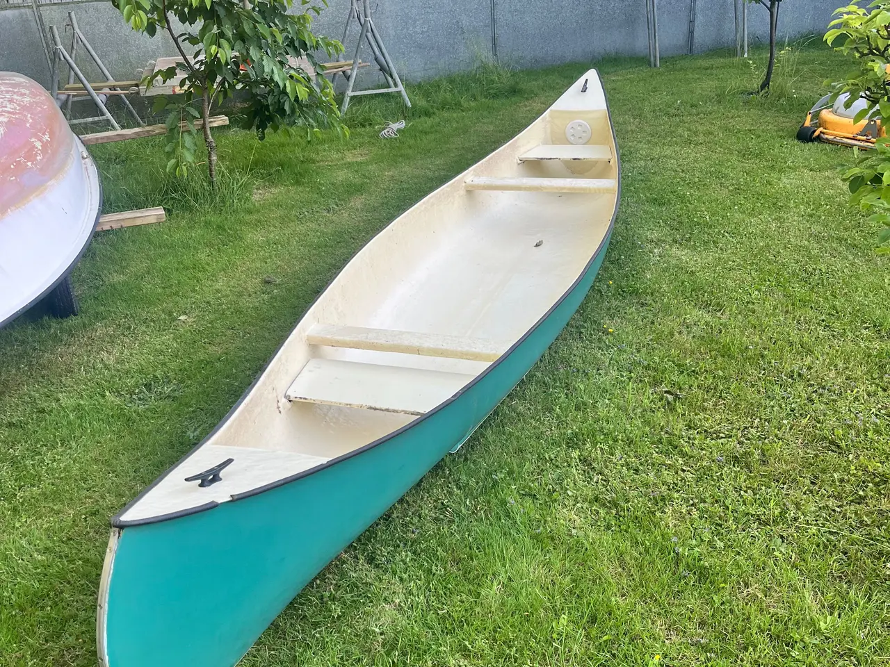 Billede 1 - Stor glasfiberkano 5 m inkl. 2 træpagajer