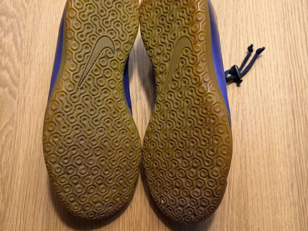 Billede 4 - Indendørssko fra Nike str. 35kr
