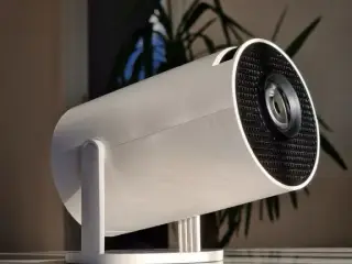 Mini Projektor - Erstat dit TV med 40-130” billede
