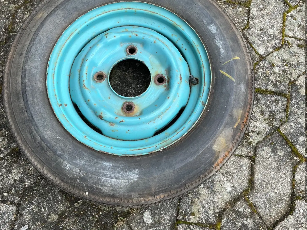 Billede 1 - Ford Anglia - Dæk med fælge
