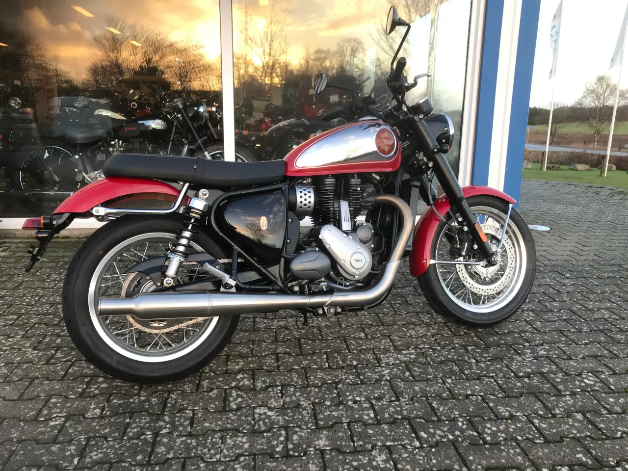 Billede 2 - BSA Gold star 650 Insignia red 99998.-