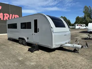 2027 - Adria Alpina 663 HT TWIN AXEL   Fritstående dobbeltseng på tværs, ende-bade-værelse, frontkøkken, ALDE, panorama-vindue, TWIN aksel!