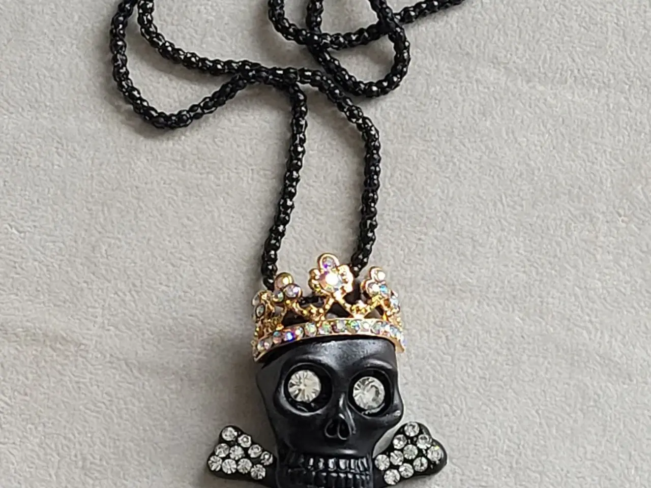 Billede 1 - Halskæde retro skull "diamanter"