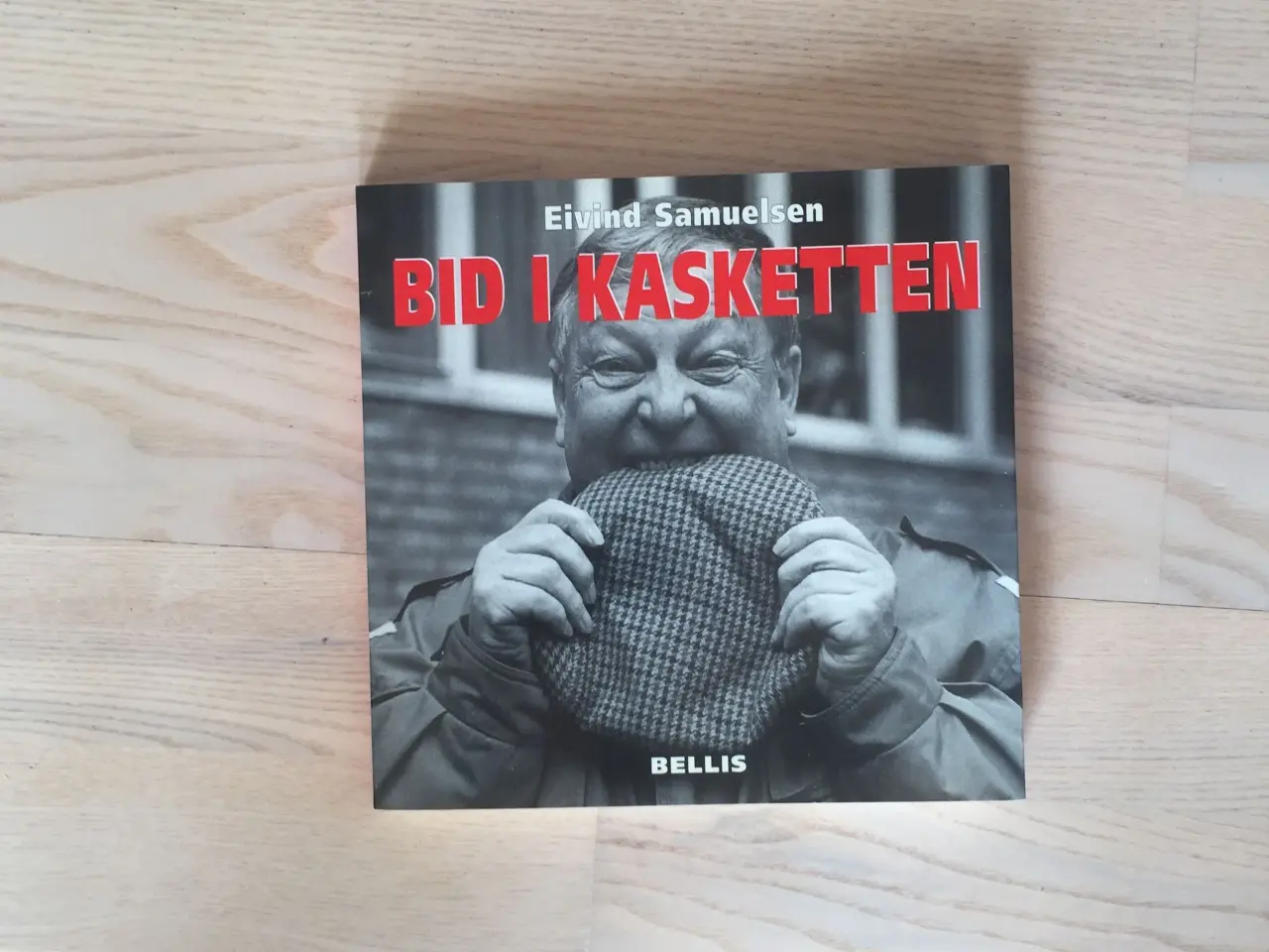 Billede 1 - Bid i Kasketten