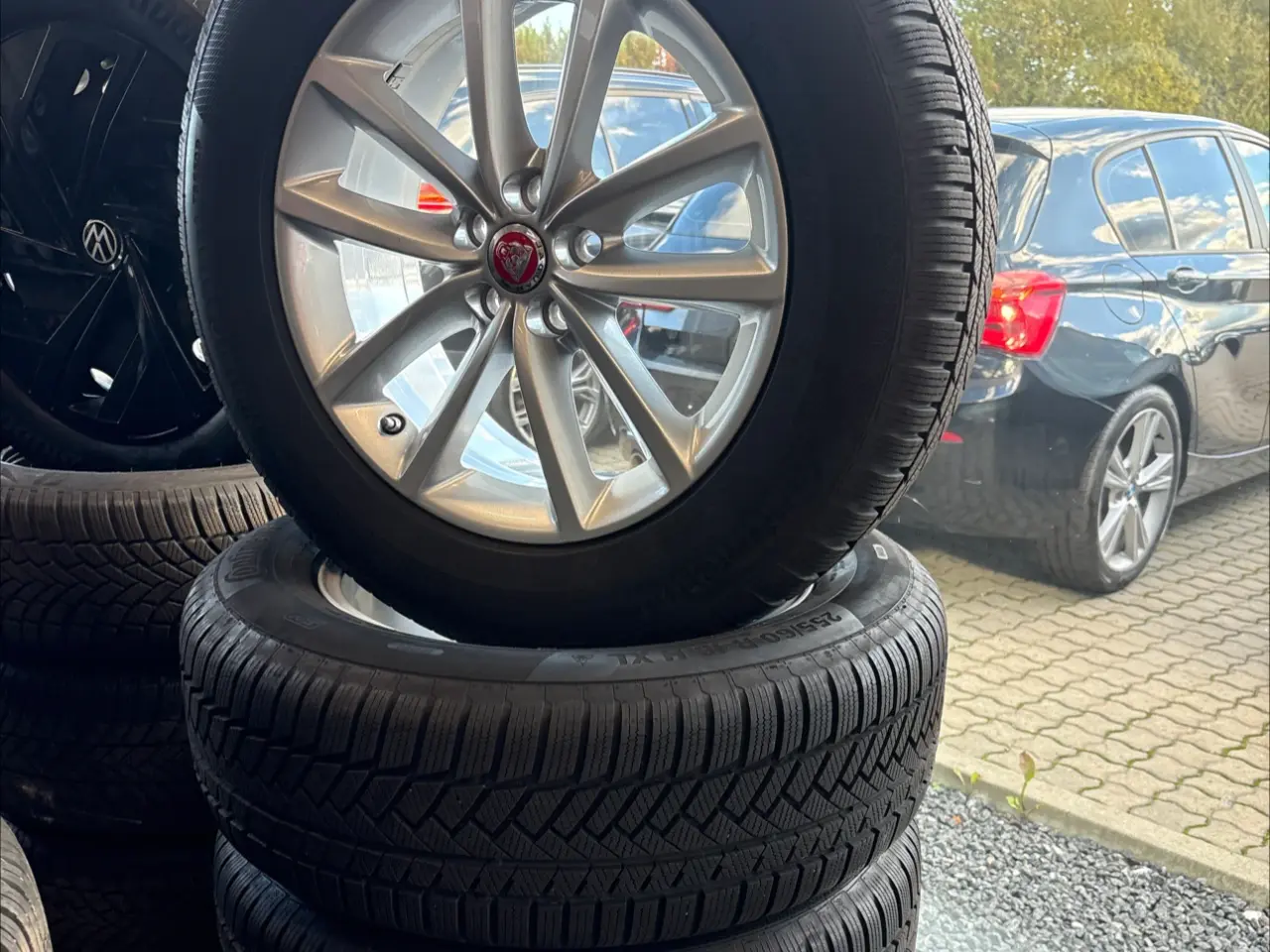 Billede 3 - Vinterdæk på Jaguar F-Pace Alufælge
