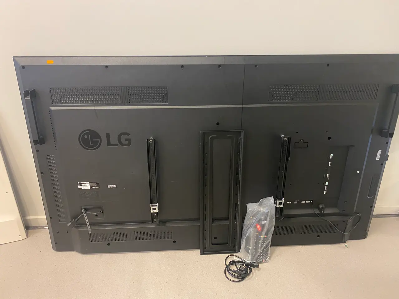 Billede 2 - Konferenceskærm LG 75UH5J-H