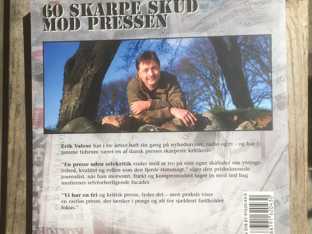 Billede 2 - 60 skarpe skud mod pressen, Erik Valeur