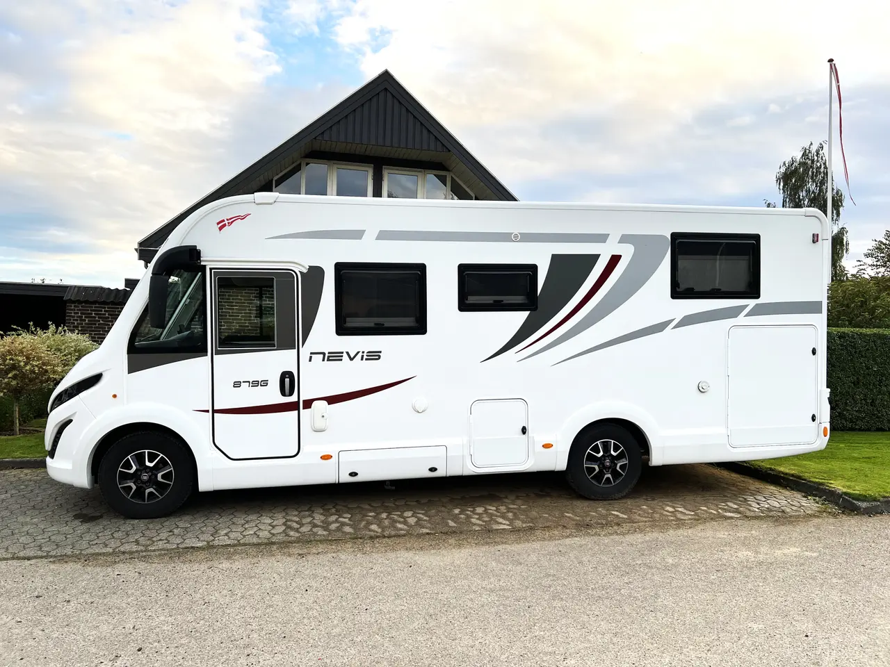 Billede 1 - McLouis Nevis 879G
