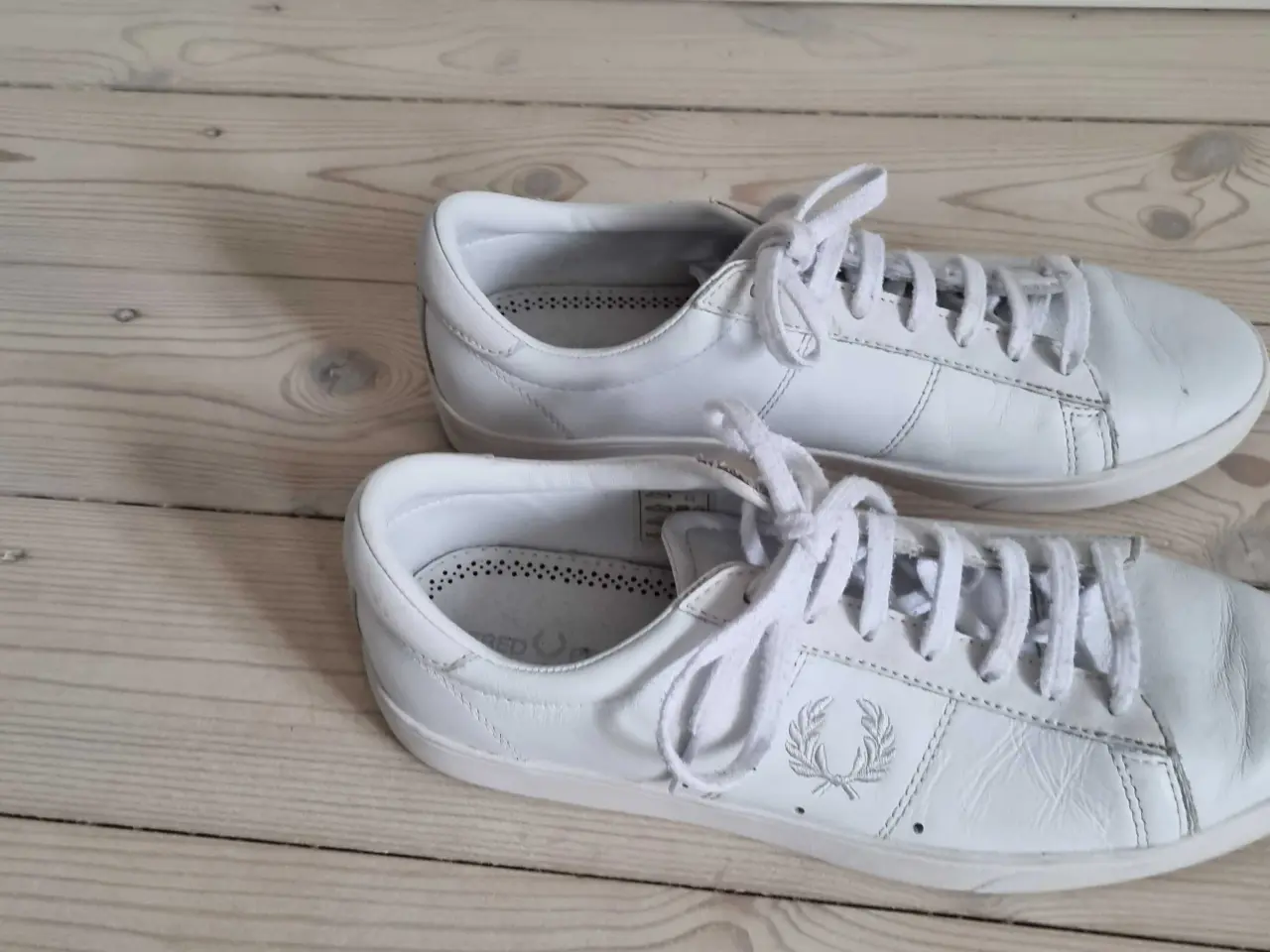 Billede 3 - Fred Perry sneakers. Hvide. Str. 41. Kun brugt 4 g