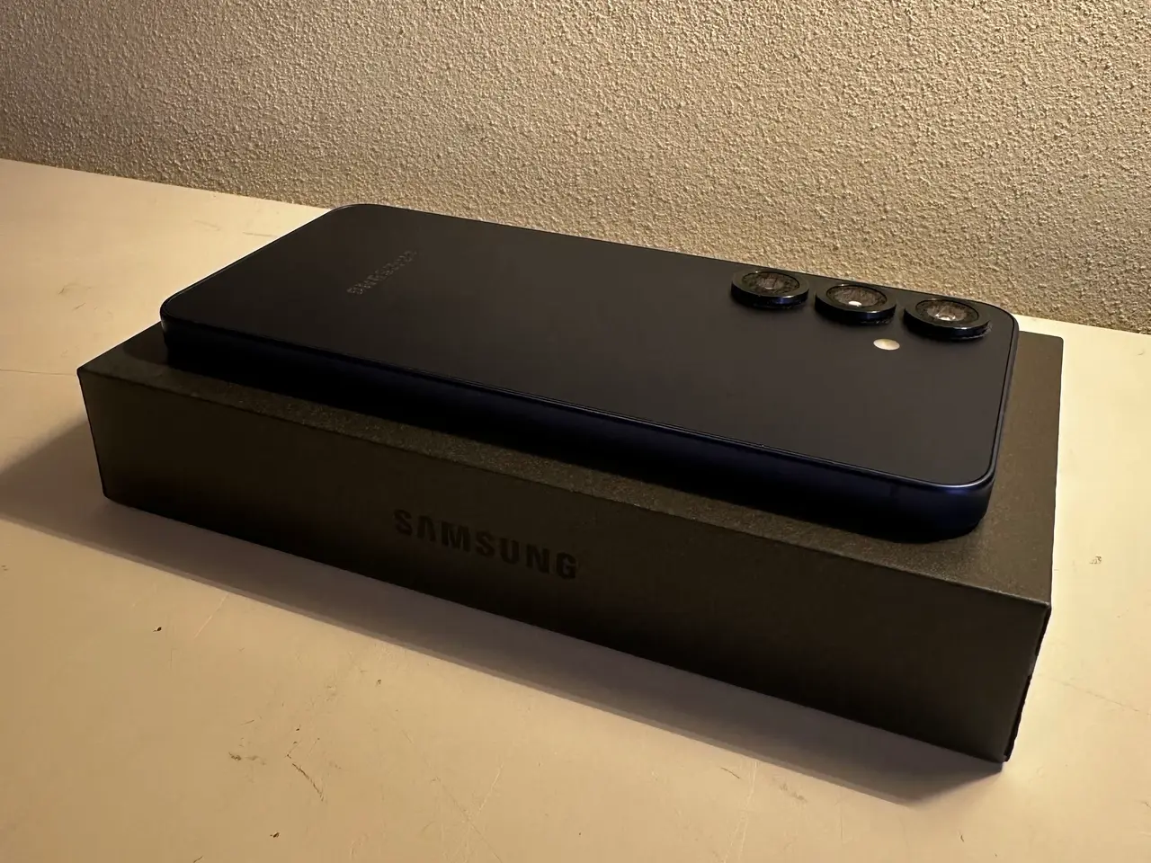 Billede 4 - Samsung Galaxy S25 5G 128GB Navy(som ny,garanti)