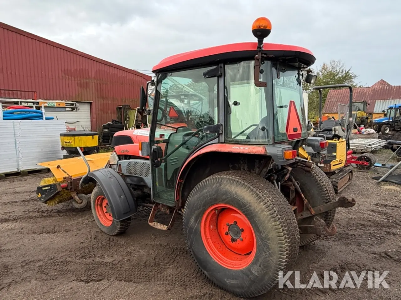 Billede 7 - Traktor Kubota L4240 med kost
