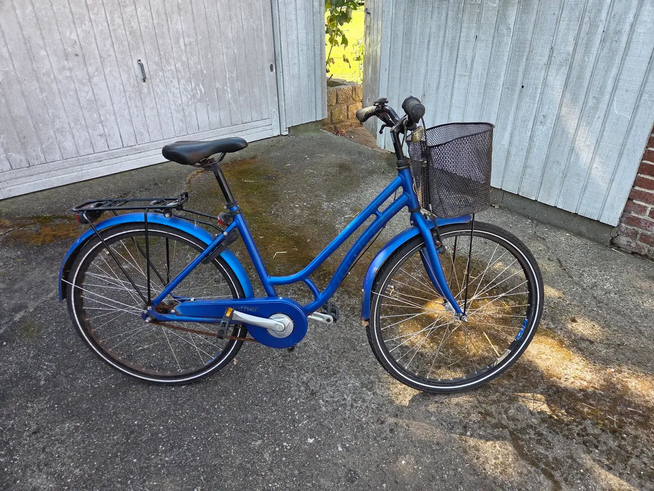 Billede 1 - pigecykel med lille kurv fin cykel