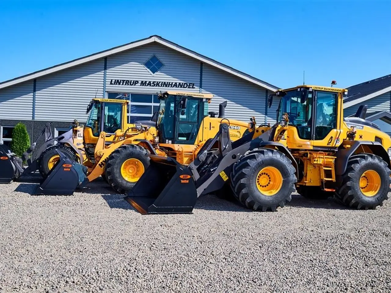 Billede 6 - - - - Traktor udlejning, UDLEJNING AF TRAKTOR TIL MARKARBEJDET