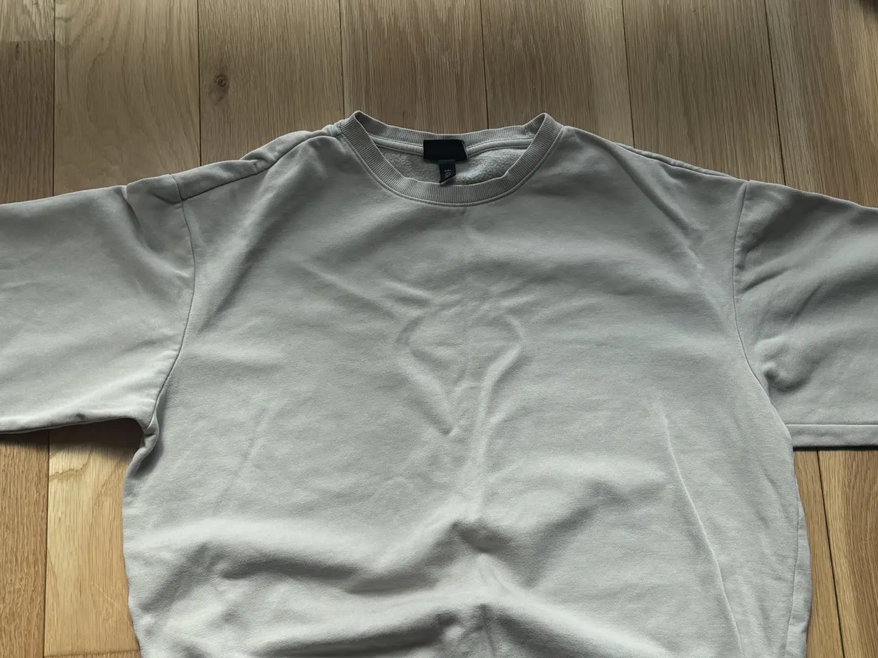Billede 1 - Trøje fra H&M pris 149 kr størrelse L