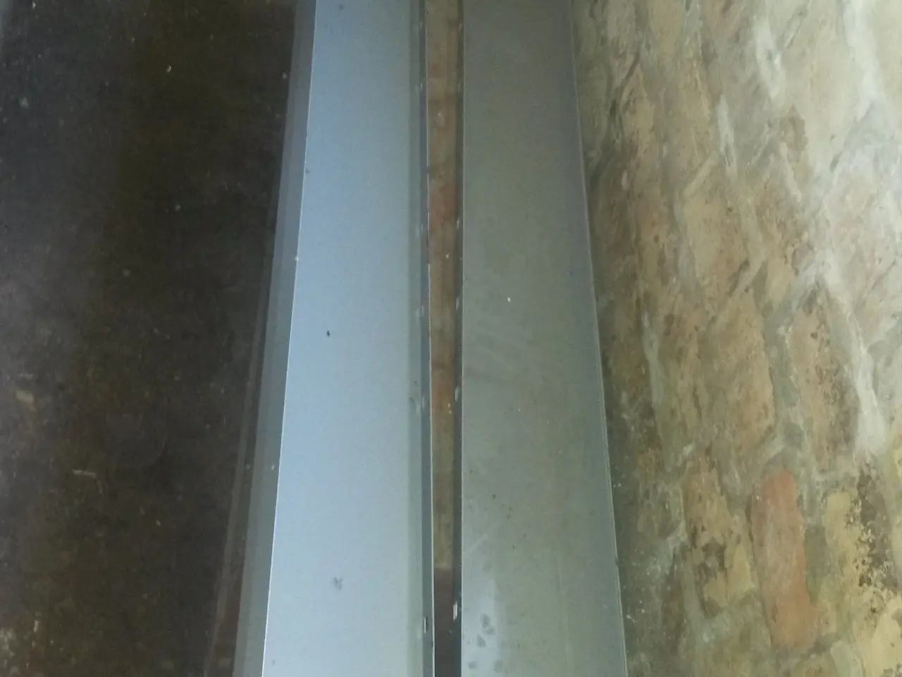 Billede 2 - Hylder pulverlarkeret 20cm x 2,30m 100,-pr stk
