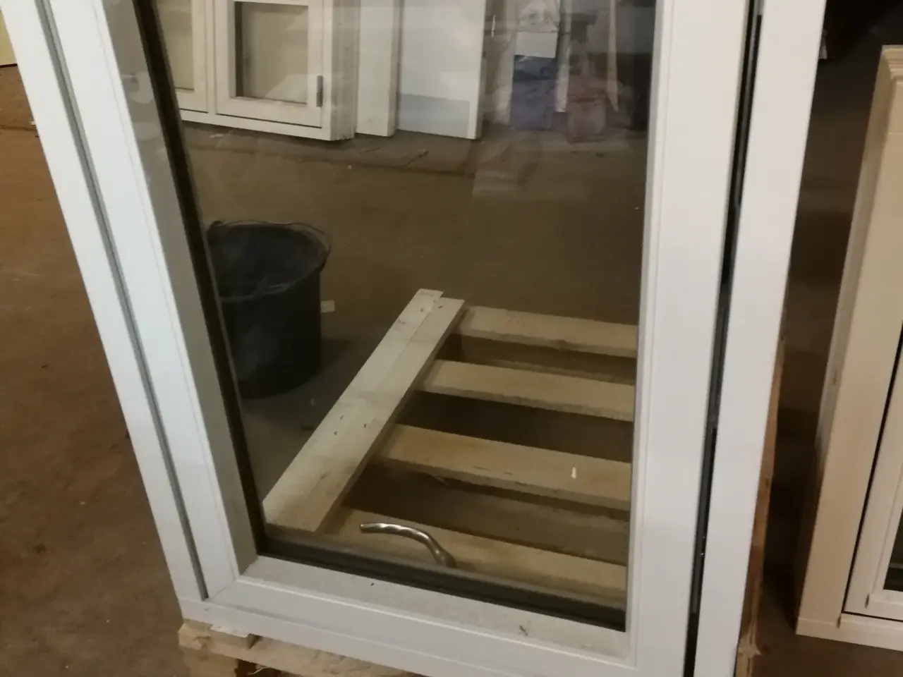 Billede 1 - NYT VINDUE M/3-LAGS GLAS, 58,8X78,8, TOPSTYRET