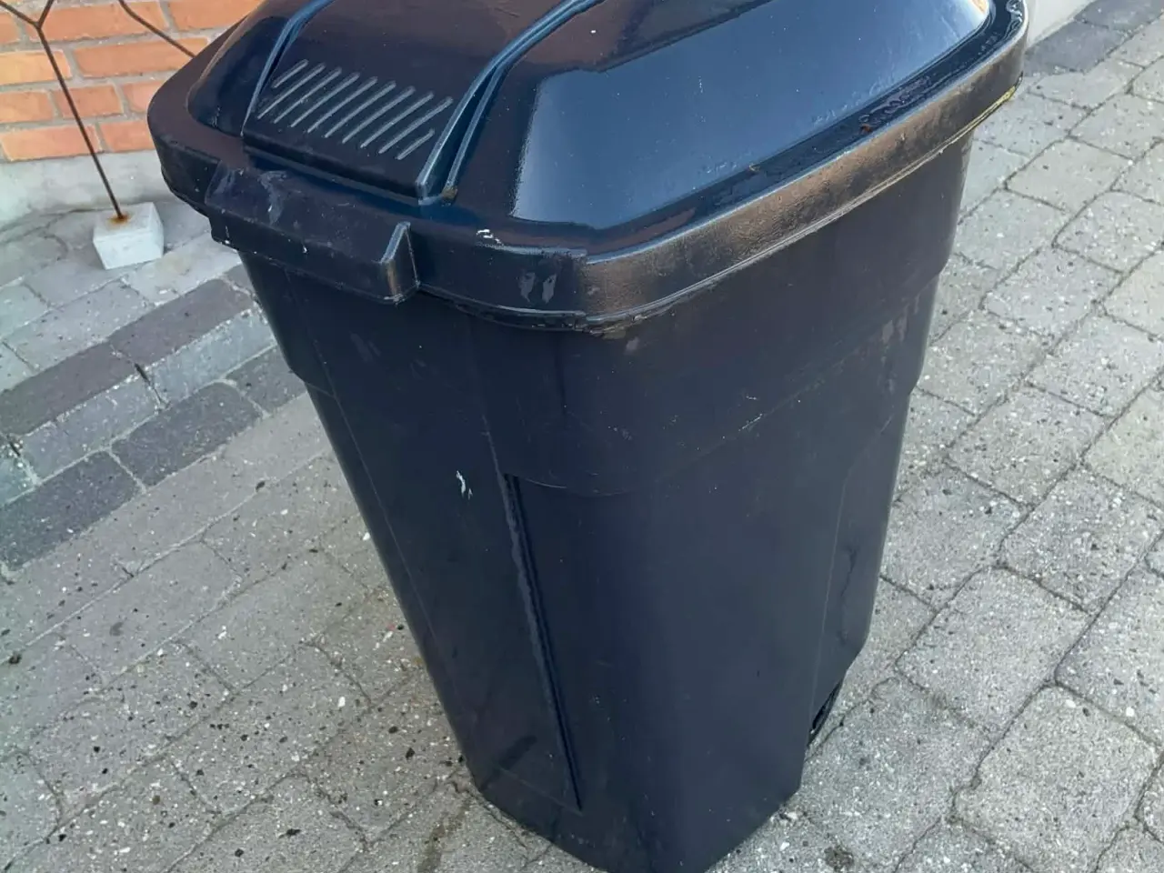Billede 1 - Curver skraldespand 110 liter m/hjul