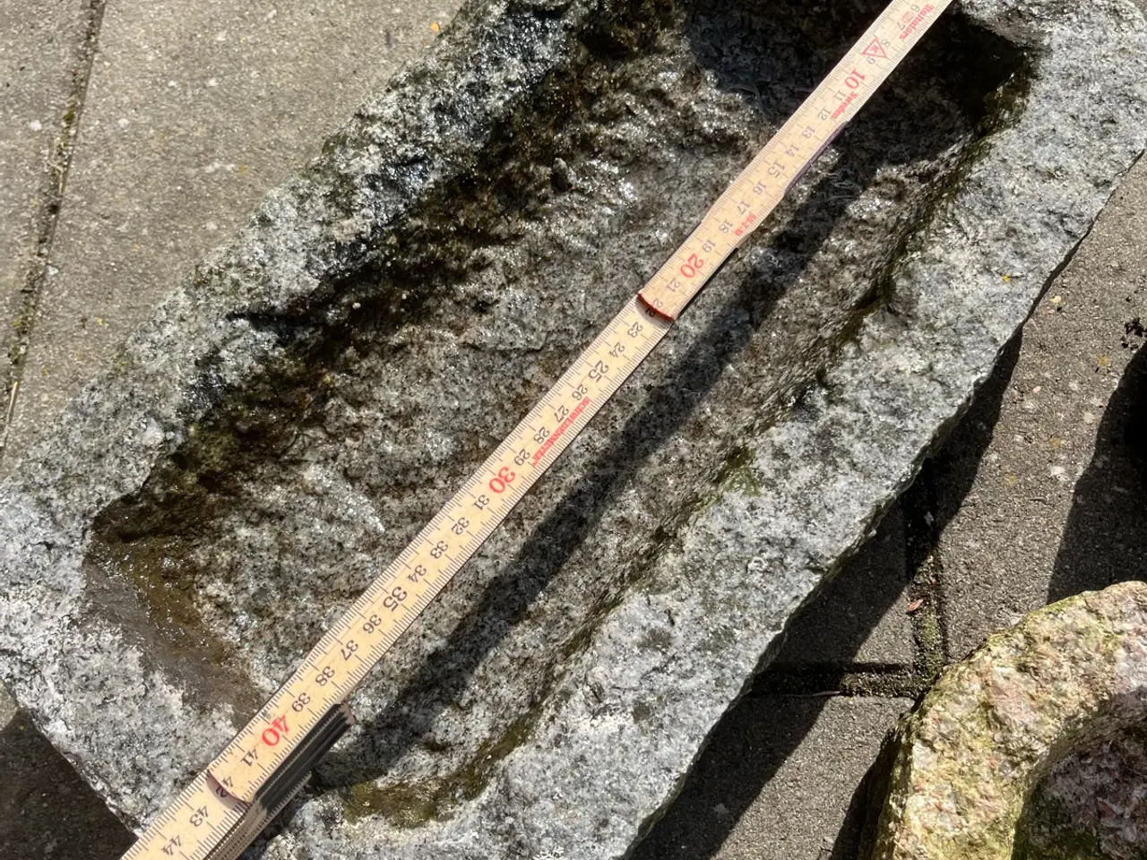 Billede 2 - Granit fugle trug og to potter 