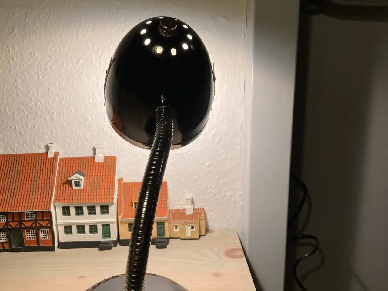 Billede 2 - Flot lille bordlampe