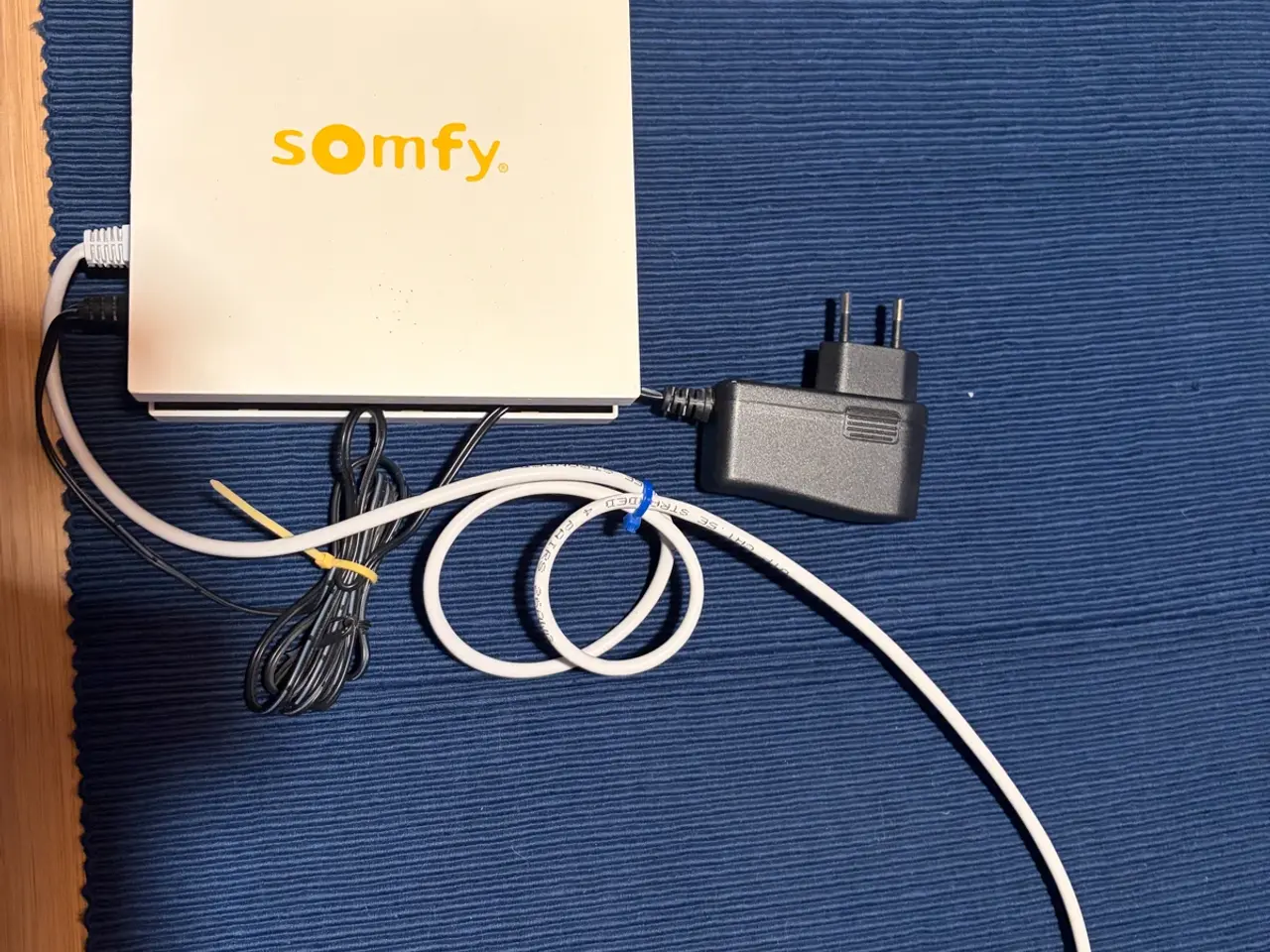 Billede 2 - Somfy TaHoma Classic (den første firkantede model)