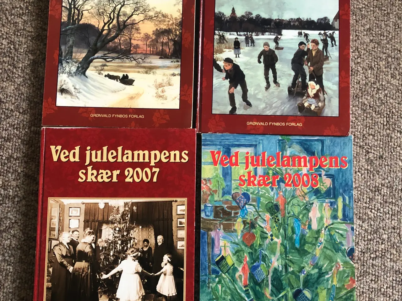 Billede 2 - Ved julelampens skær bøger.
