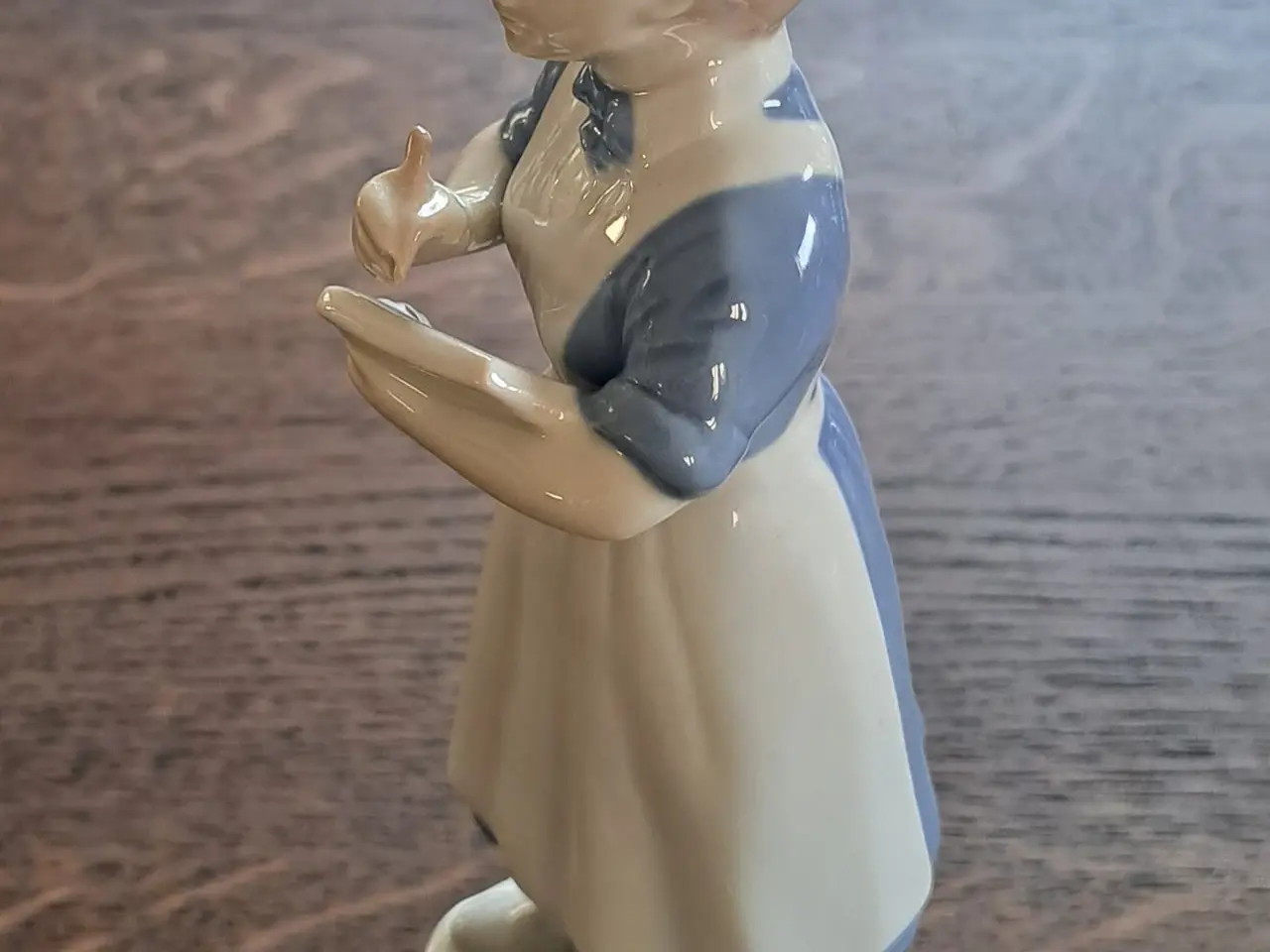 Billede 4 - Sygeplejerske Porcelænsfigur
