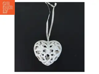 Hængende hjerte dekoration (str. 11 cm) i porcelæn