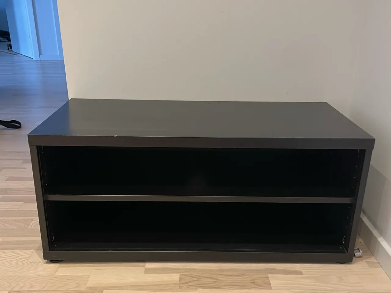 Billede 2 - Sort kommode i træ