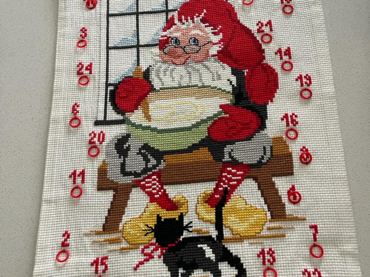 Billede 1 - Pakkekalender broderet
