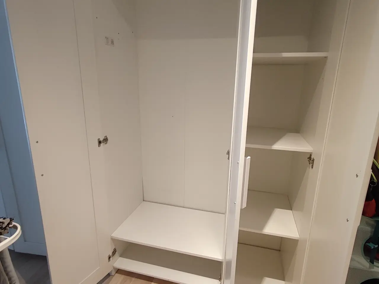 Billede 3 - IKEA BRIMNES klædeskab – 3 låger med spejl