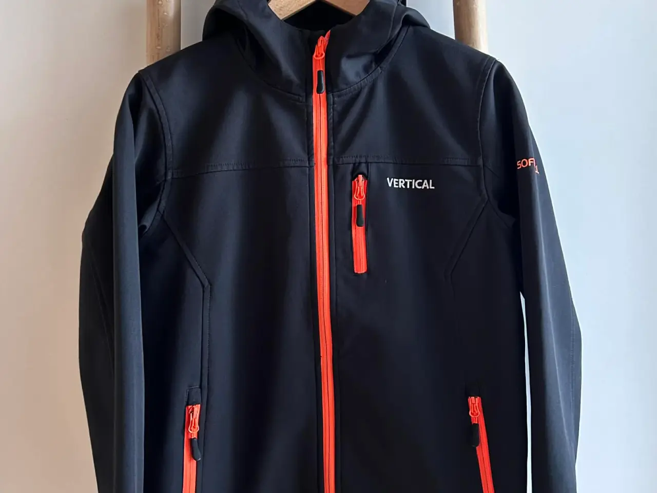Billede 1 - Vertical softshell jakke med hætte, str. 12 år
