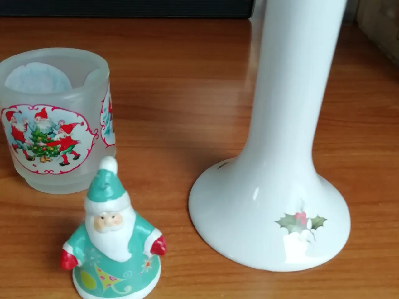 Billede 1 - lysestager og nisse