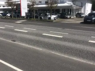 Automobiler - salg og værksteder