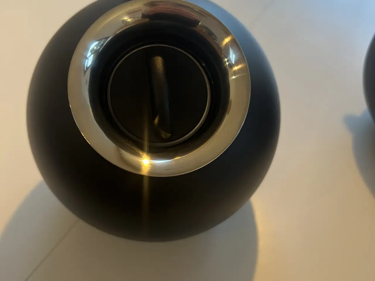 Billede 5 - 2 stk. Eva Solo Globe Termokande 1 L, Sort