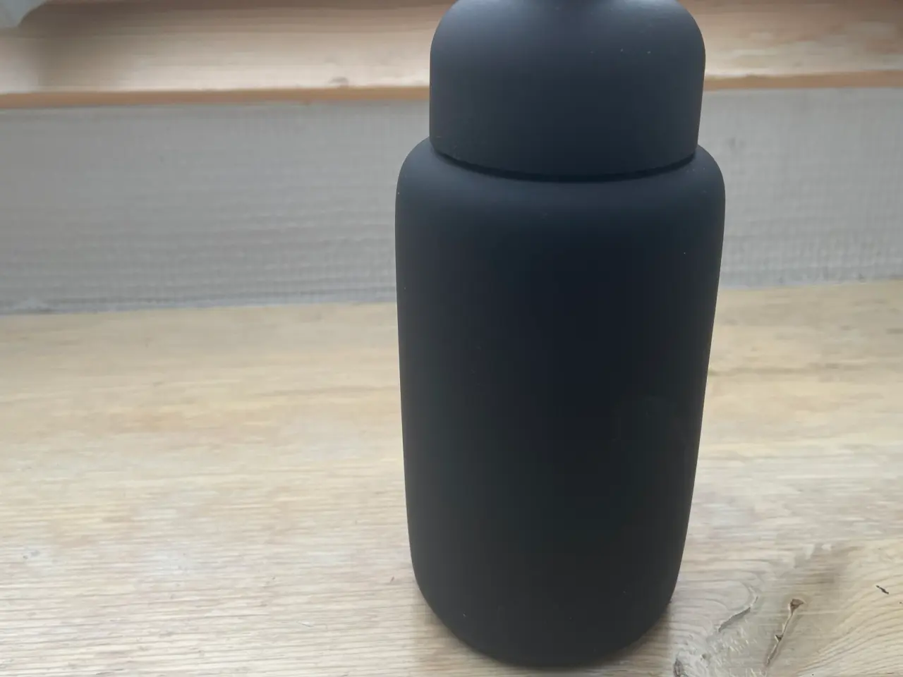 Billede 1 - Sort Sodahl sæbedispenser
