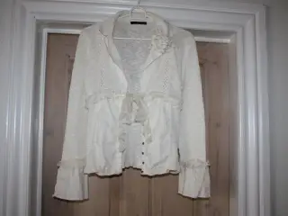 B.Young bluse