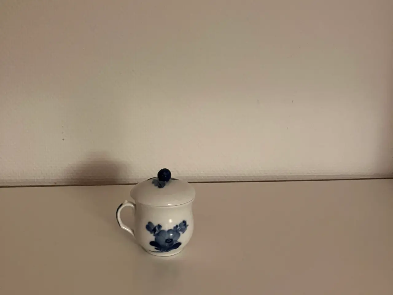 Billede 1 - Royal Copenhagen. Sennepskrukke med låg