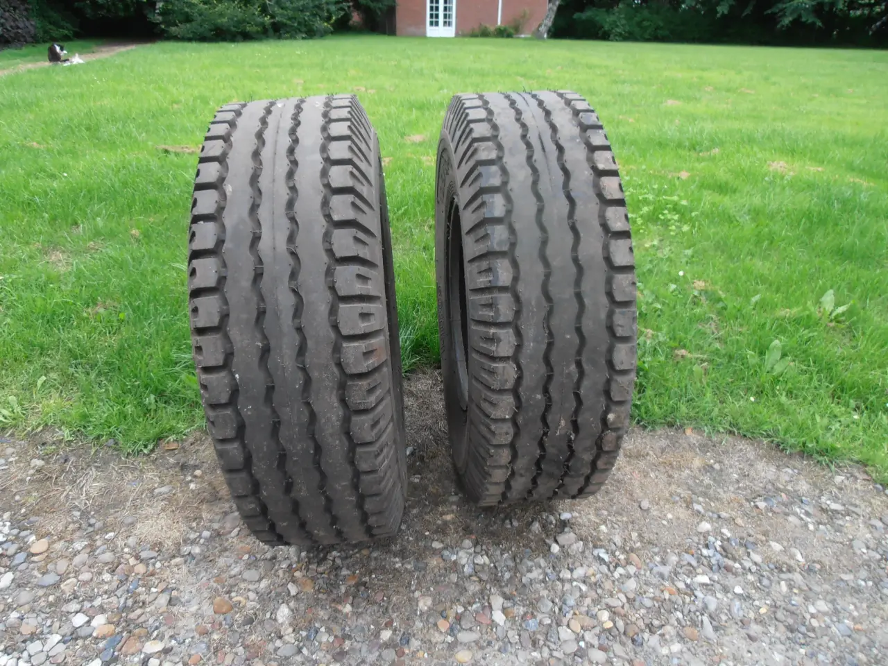 Billede 2 - Dæk 12,5/80-18" .
