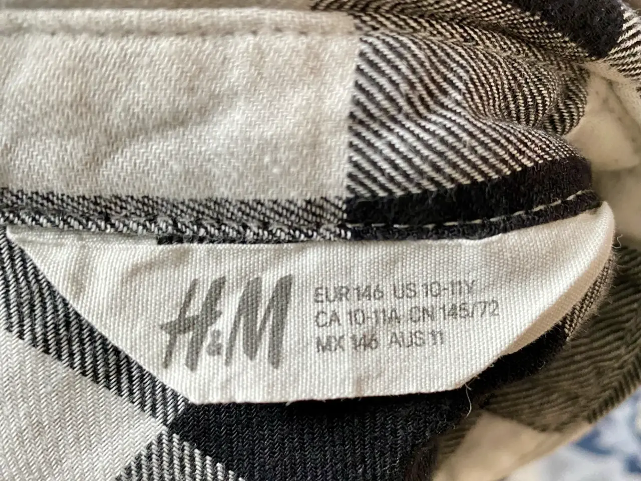 Billede 3 - H&m skjorte 146