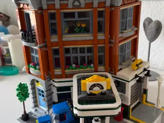 Lego Creator Expert 10264 - Corner Garage