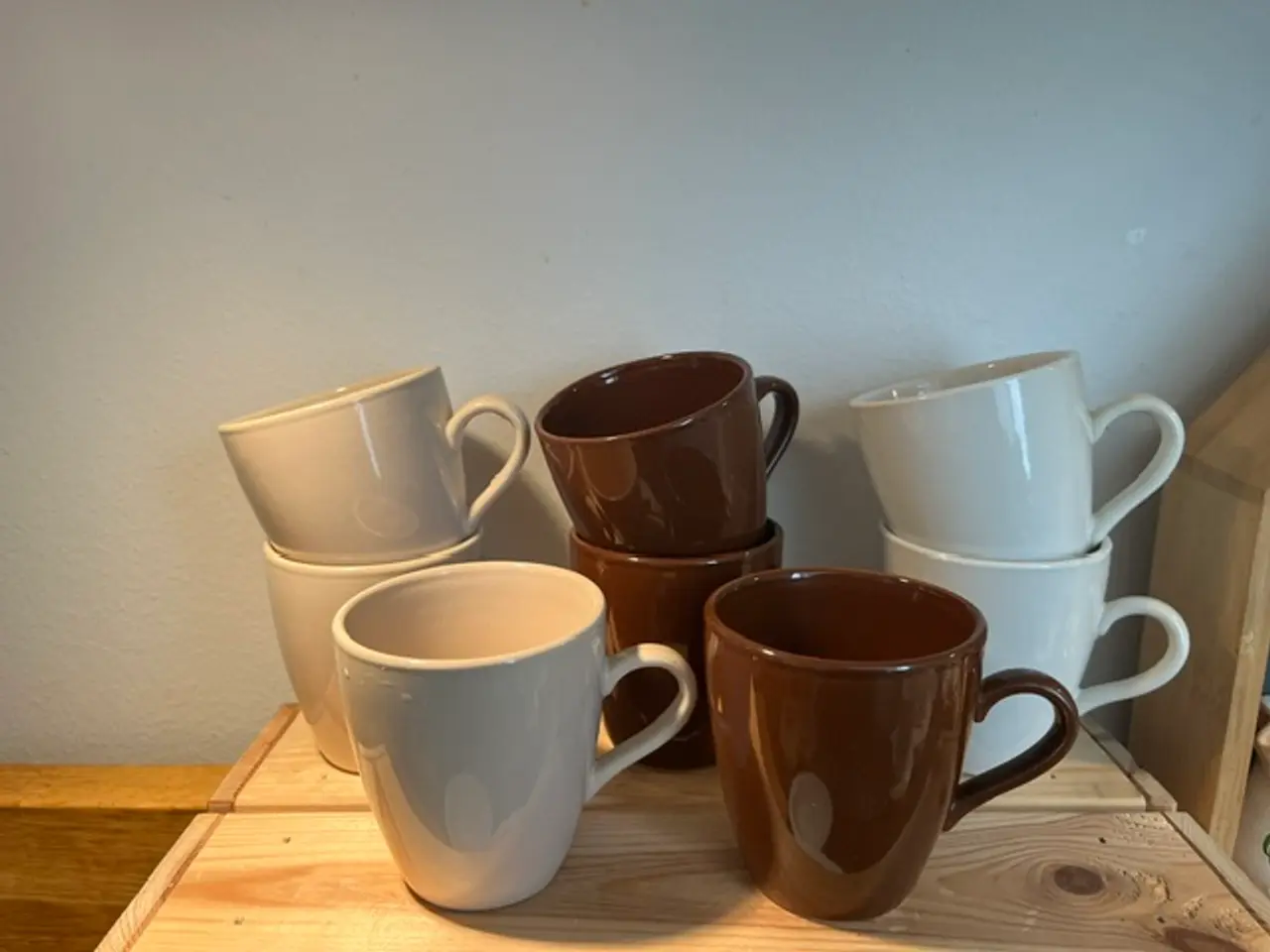 Billede 2 - 8 søde små Galzone porcelænskrus i varme nuancer