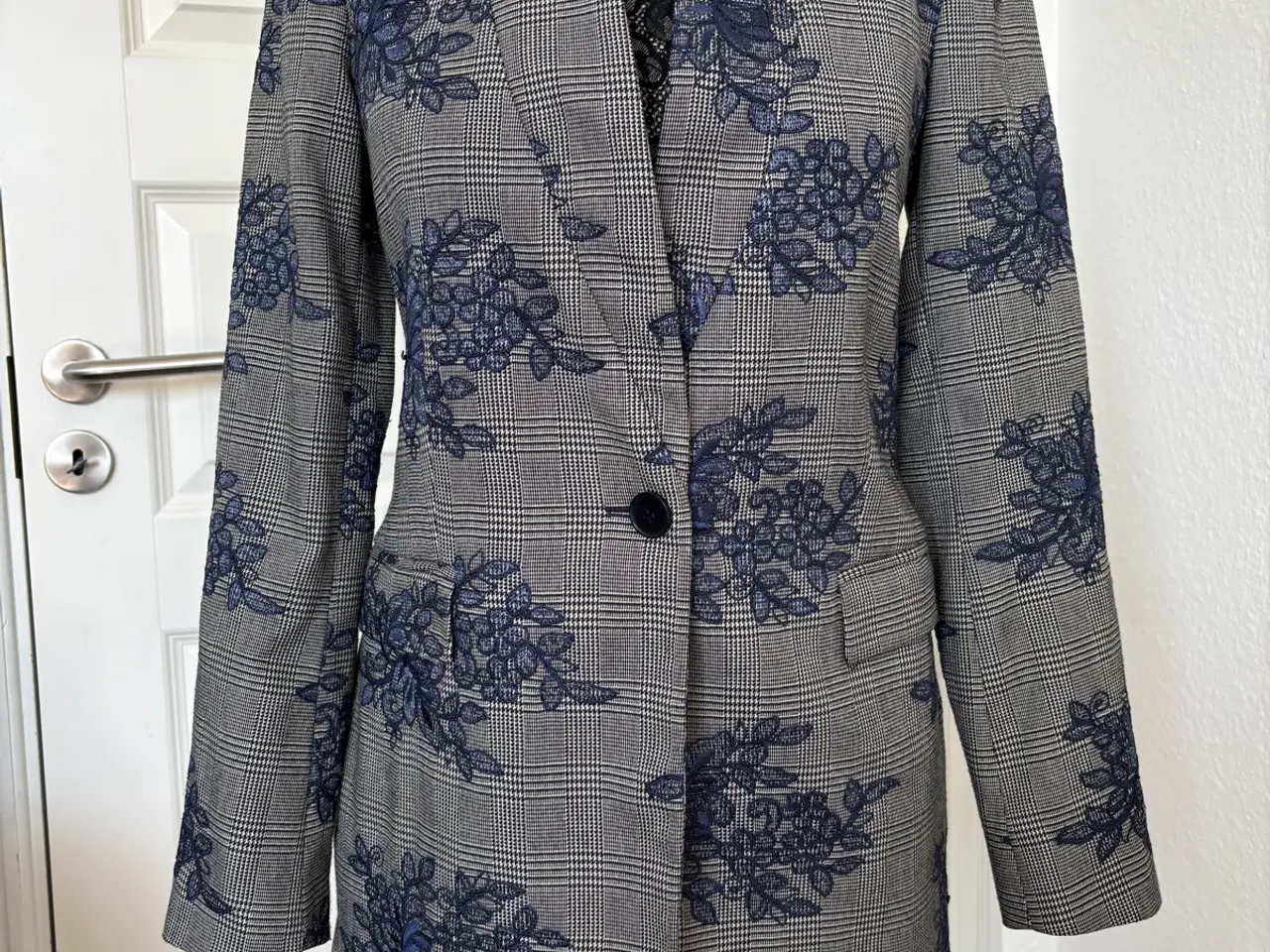 Billede 1 - Zara ternet blazer med mørkeblå blonder – Str. S