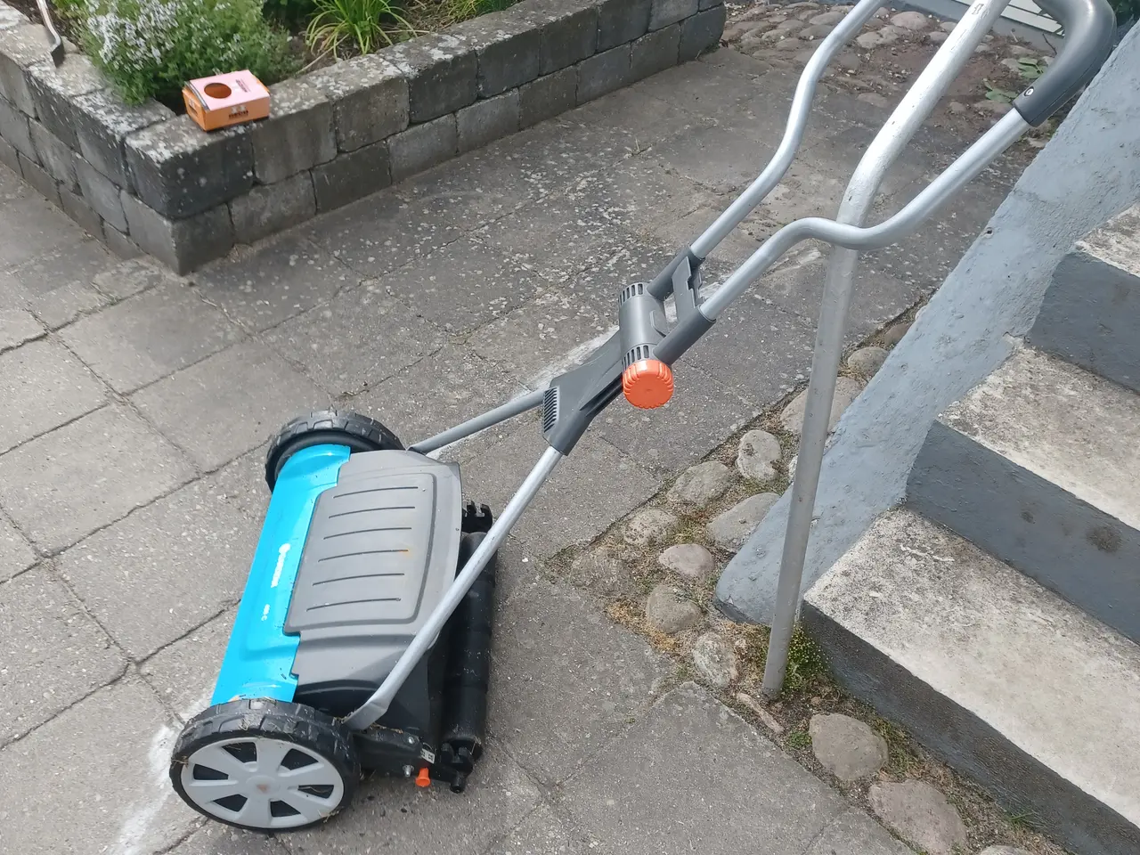 Billede 2 - Gardena håndskubber