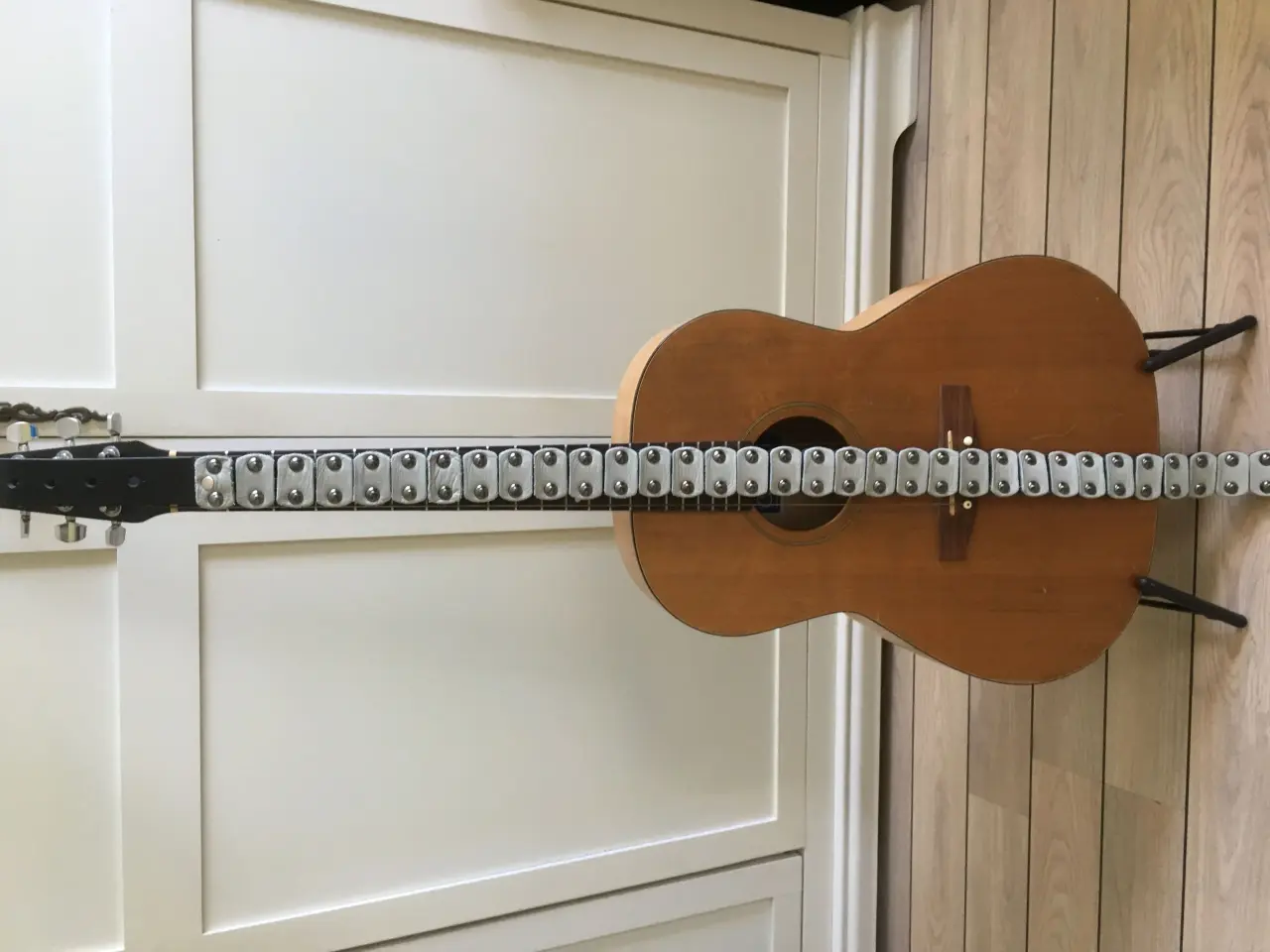 Billede 1 - Håndlaved Guitar remme sælges.