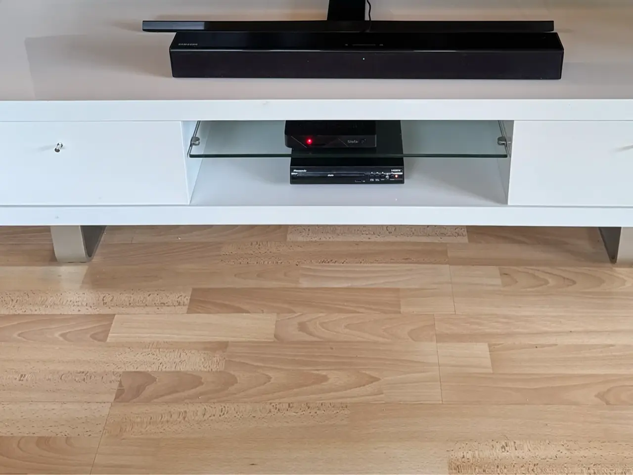 Billede 1 - TV bord i hvid højglans