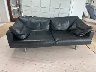 Sort lædersofa til 3 personer