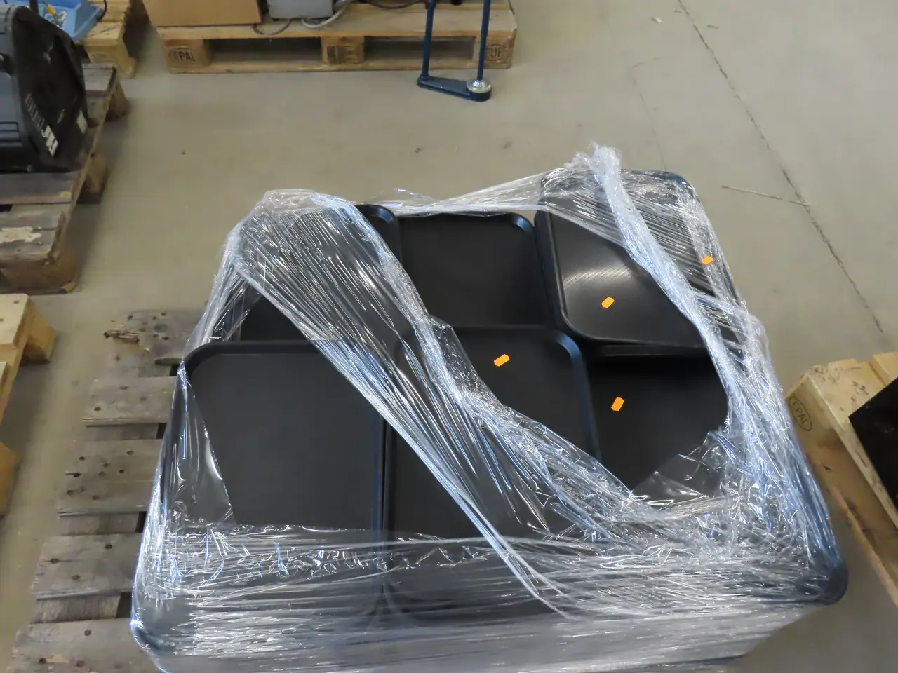 Billede 2 - Palle med plastserveringsbakker