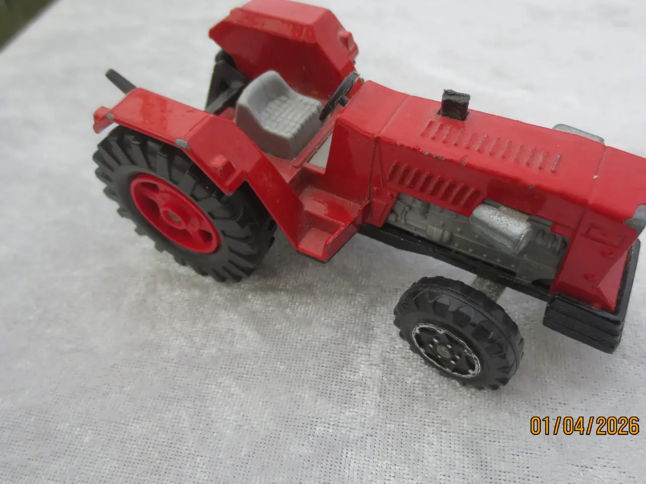 Billede 2 - 3 stk Modeltraktor og en Tipvogn