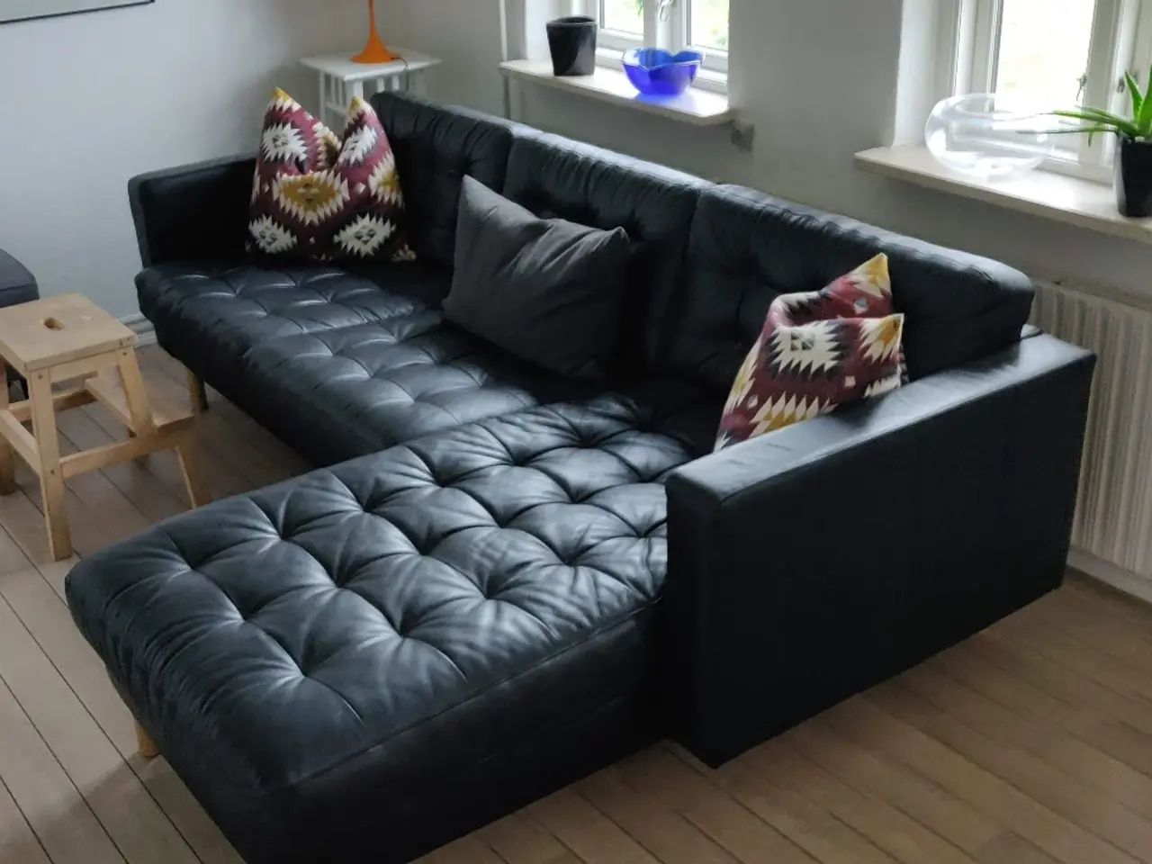 Billede 1 - IKEA Landskrona 3-pers sort lædersofa